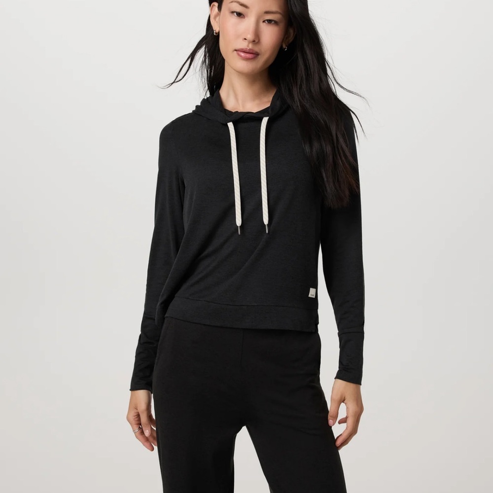 Vuori Halo Essential Hoodie in Grey